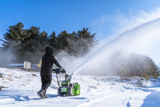 Snow Blower vs. Snow Thrower: What’s the difference between a Snow Blower and a Snow Thrower?
